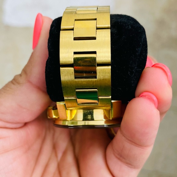 Movado Bold gold watch - Picture 3 of 5